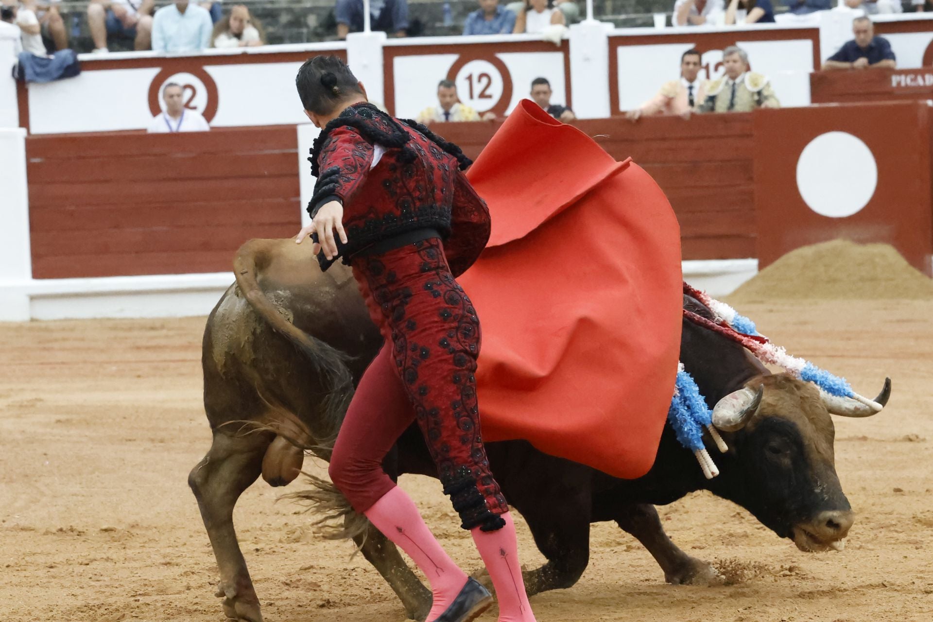 Último día de Feria taurina en Gijón: Manzanares y Talavante triunfan en El Bibio