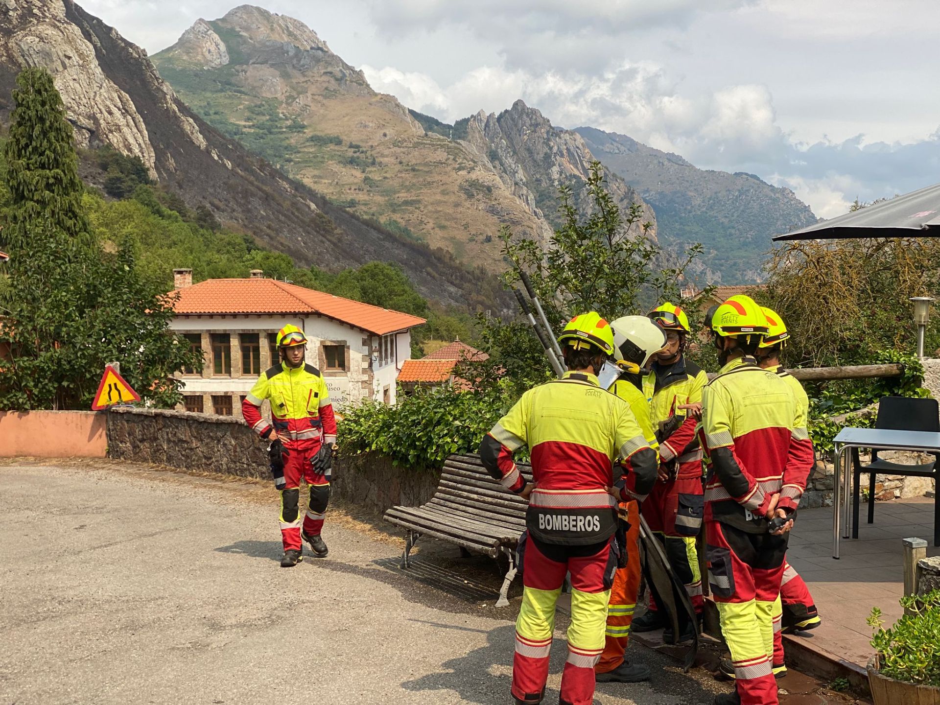 Incendio en Caunedo (Somiedo)
