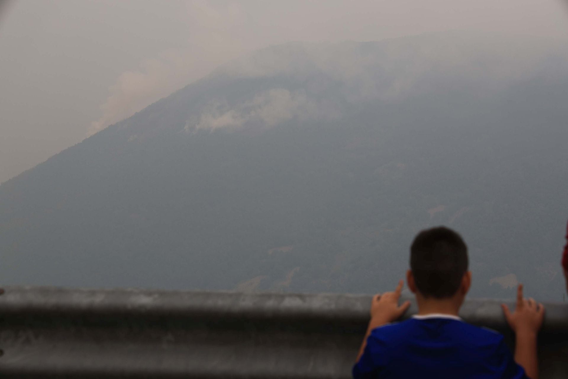 Incendio en Genestoso (Cangas del Narcea)