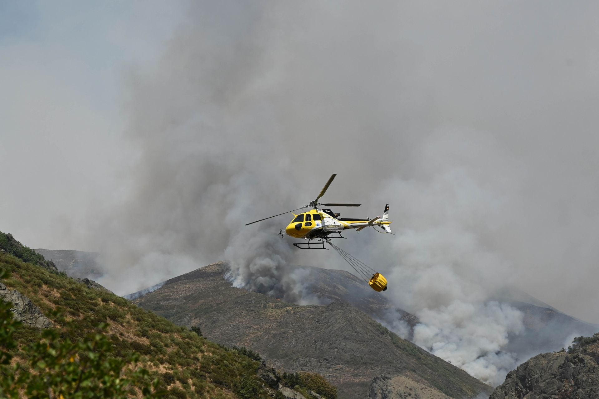 Incendio en la vertiente leonesa de los Picos de Europa