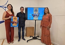 María Suárez, encargada de la producción del certamen, el teniente de alcalde Manuel Campa y Belén Arias, secretaria de Sabugo ¡Tente Firme!