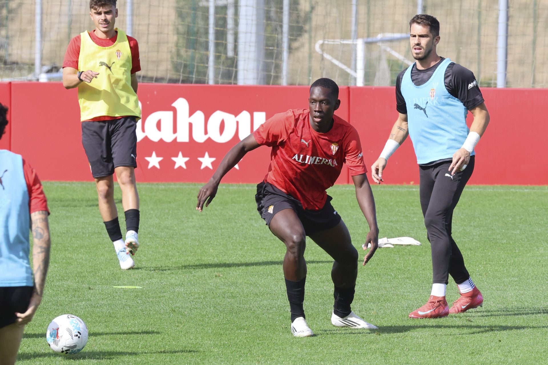 El entrenamiento del Sporting de Gijón del 20 de agosto en imágenes