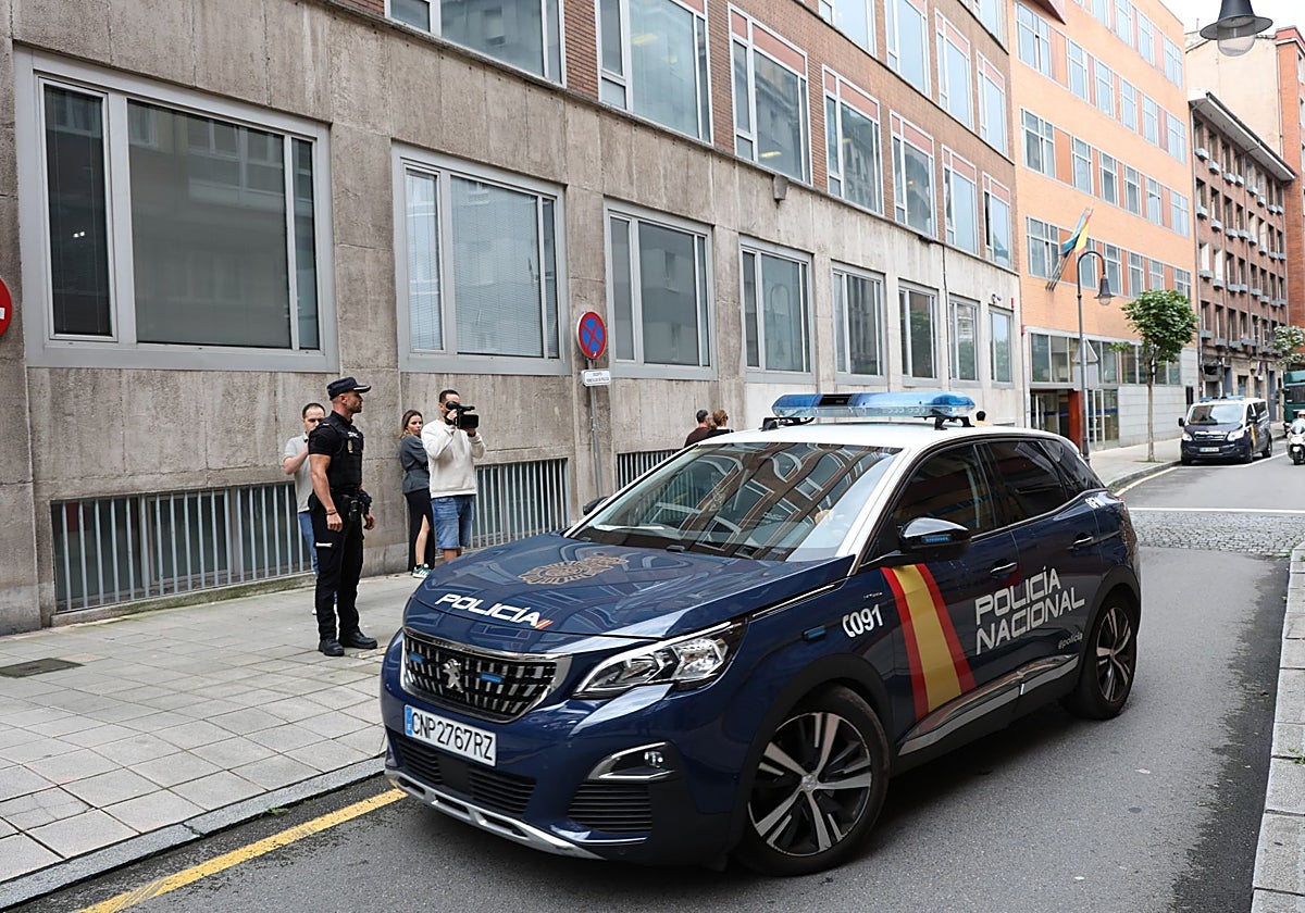 El detenido llegó al Palacio de Justicia en un vehículo de la Policía Nacional.