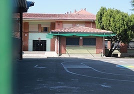 El Principado inició esta semana las obras para la sustitución de la cubierta del colegio público Begoña.