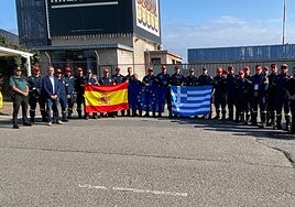 Los bomberos de Grecia que se incorporarán al operativo de Genestoso.