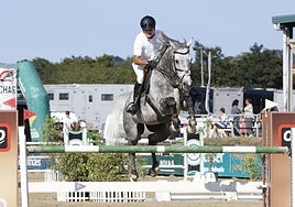 El jinete Luis Jesús Escobar, durante la jornada de este viernes.