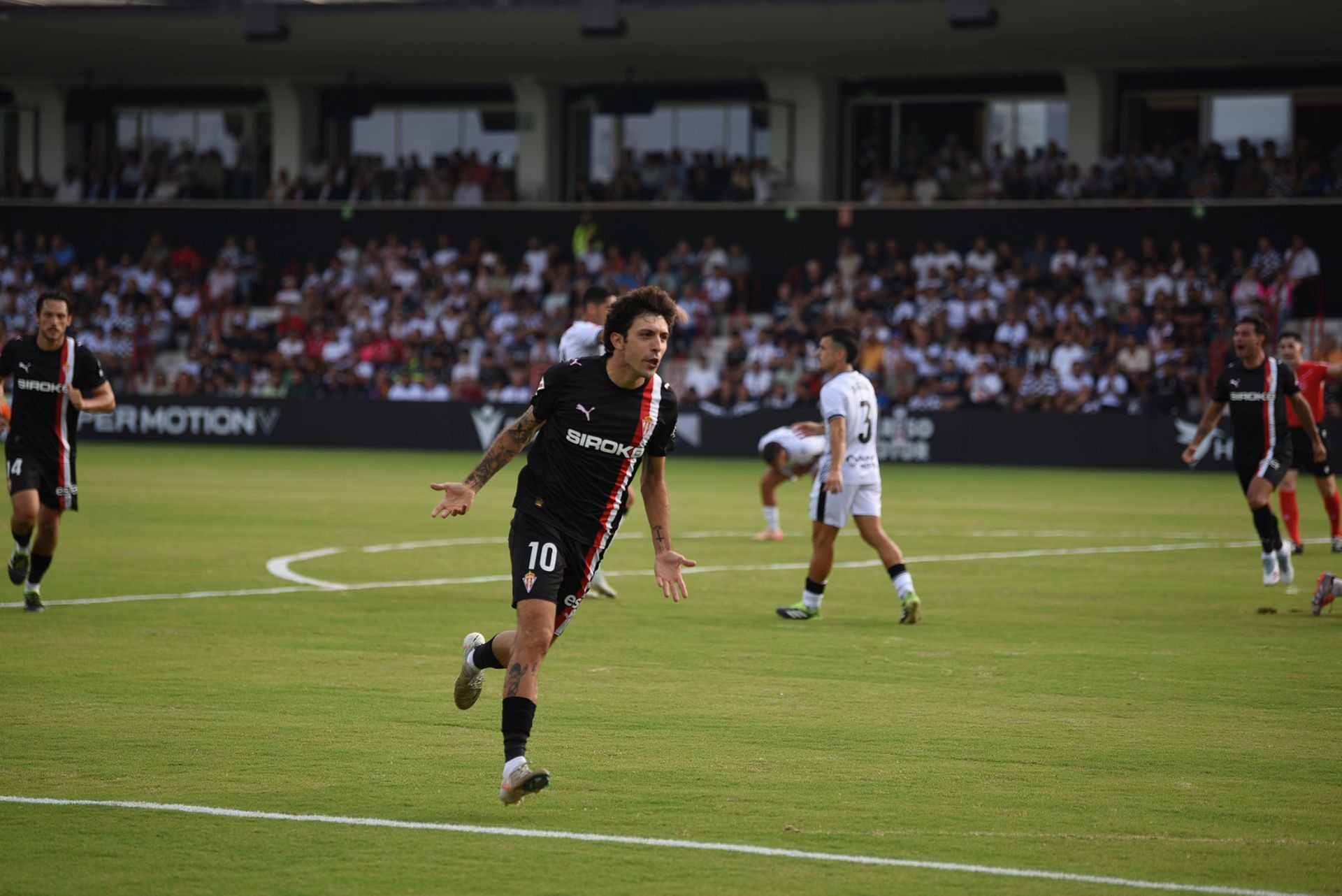 Fotos: Las mejores jugadas del A. D. Ceuta - Sporting de Gijón, en imágenes