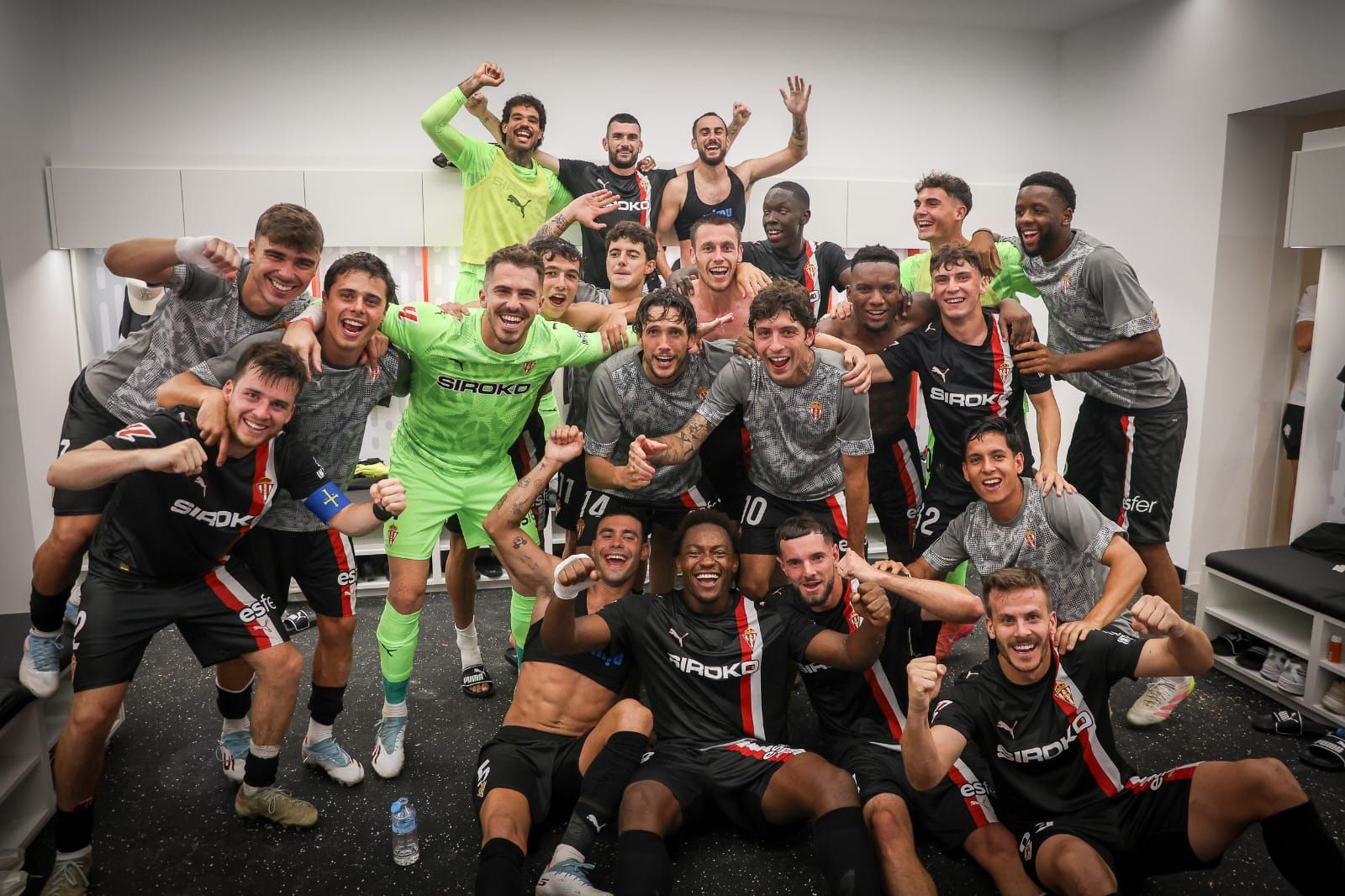 Fotos: Las mejores jugadas del A. D. Ceuta - Sporting de Gijón, en imágenes