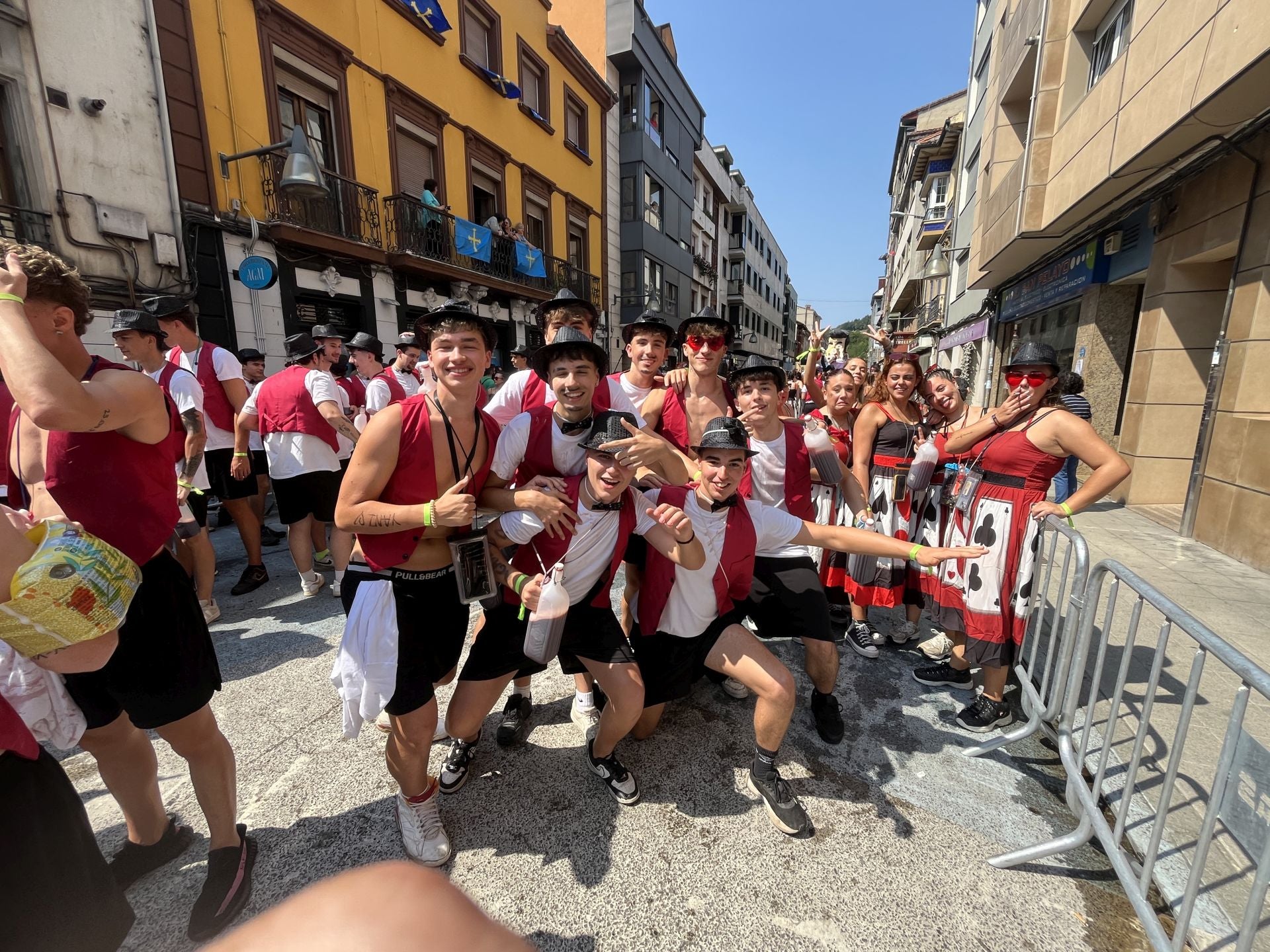 ¿Estuviste en el Descenso Folklórico del Nalón? ¡Búscate!