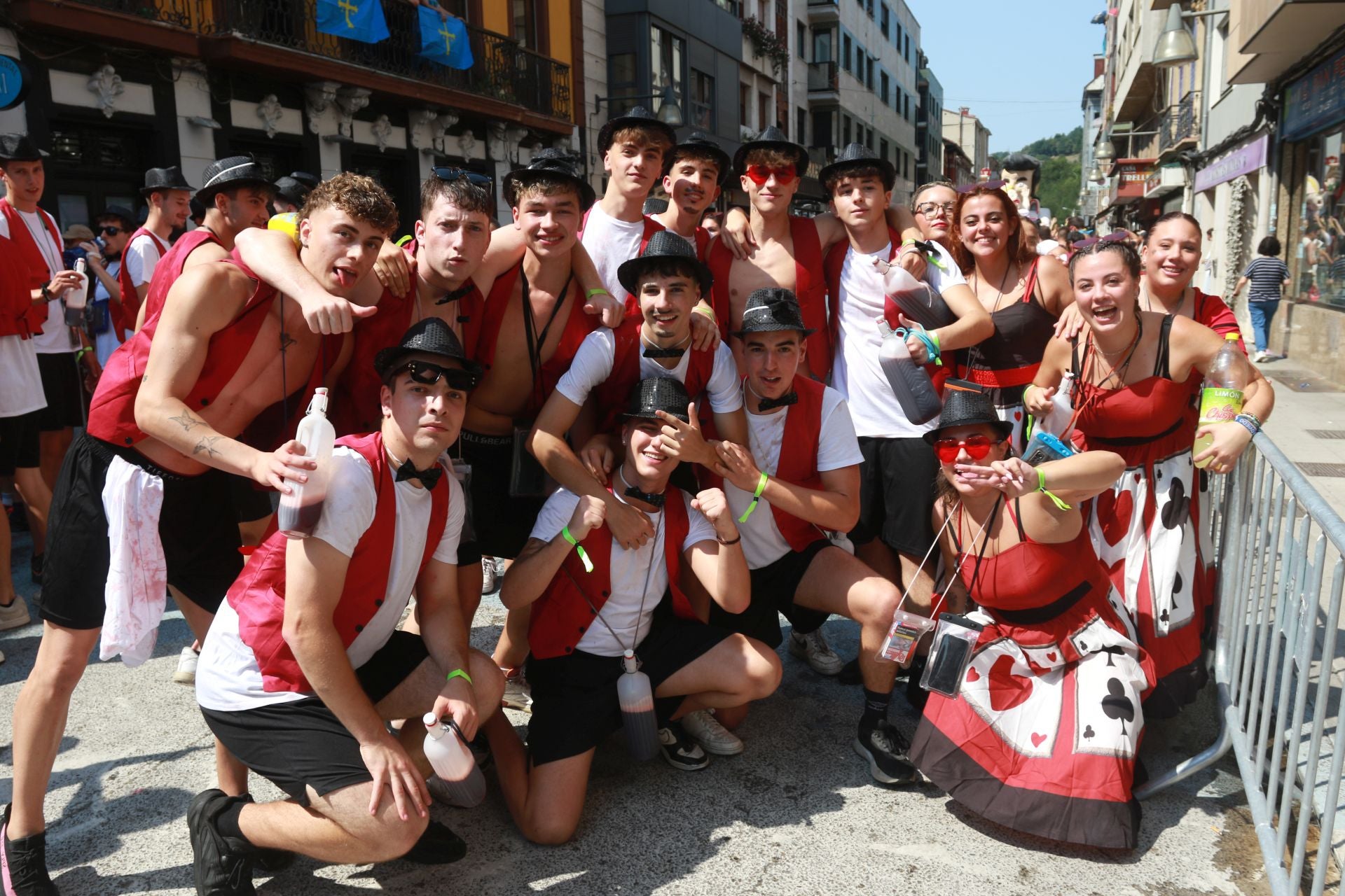 ¿Estuviste en el Descenso Folklórico del Nalón? ¡Búscate!