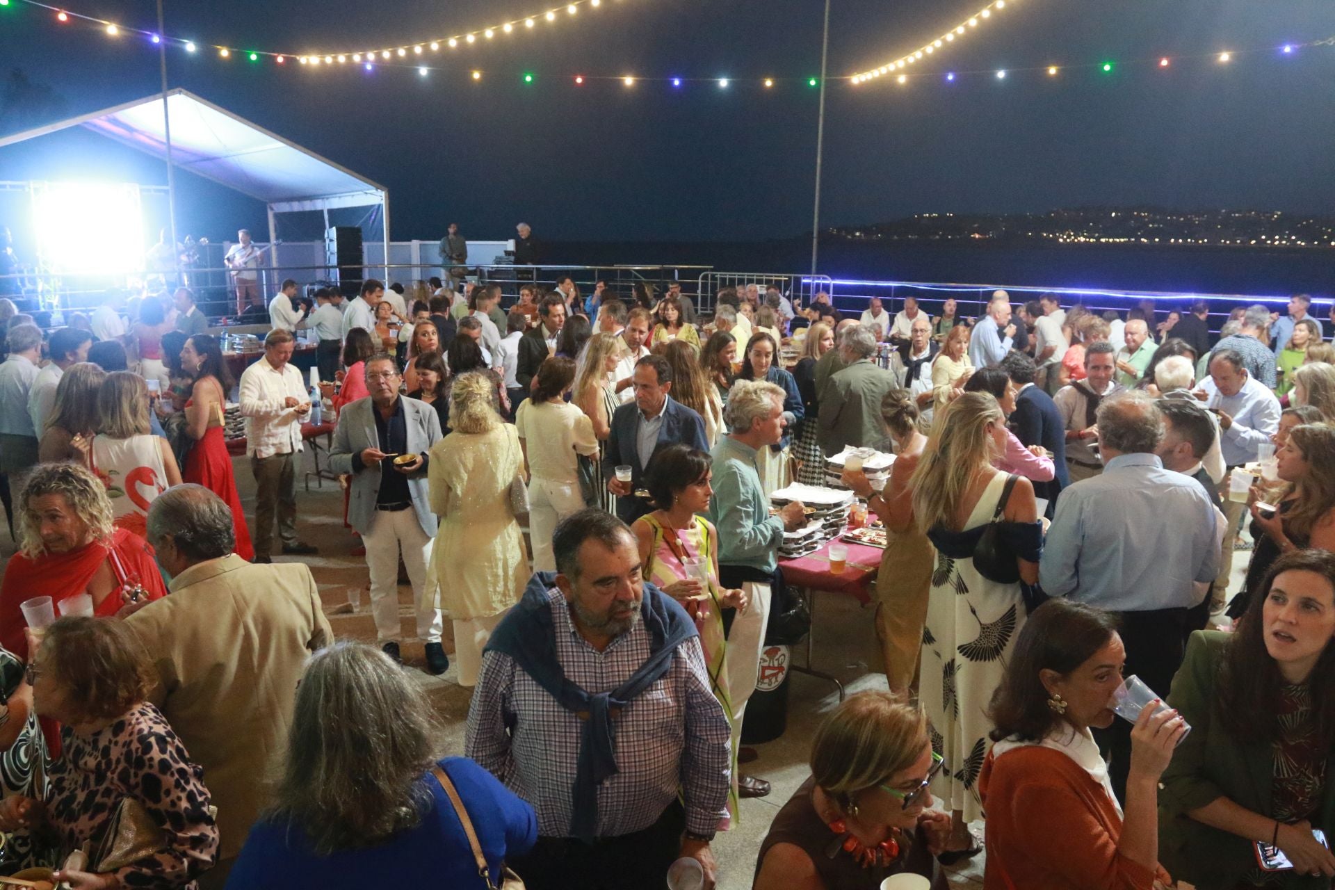 Fotos: Fiesta de la Piscina Sénior en el Club Astur de Regatas de Gijón