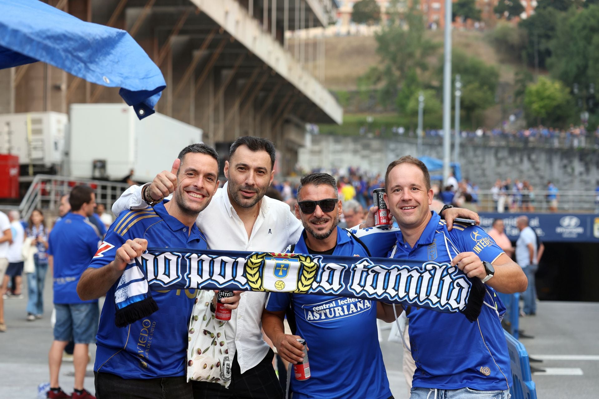 El Real Madrid llega a Oviedo arropado por numerosos fans: las fotos del momento