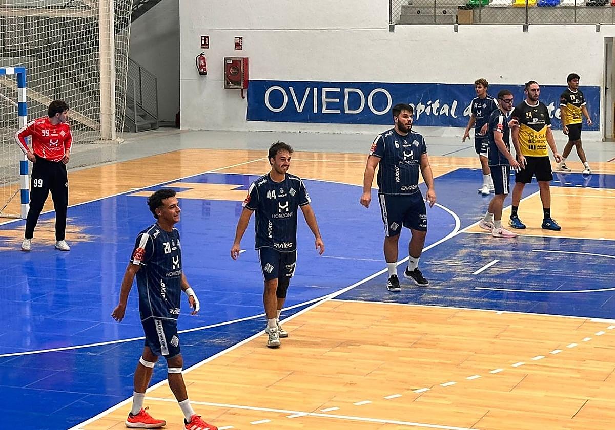 Un instante del Auto-Center Principado Vetusta-Horizonte Atlética en el Florida Arena.