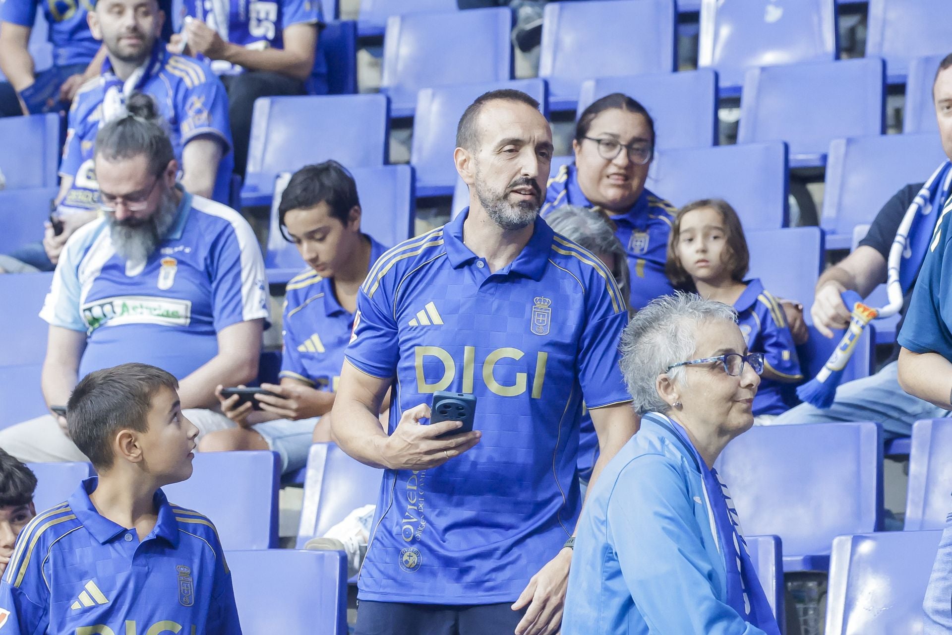 ¿Estuviste en el Real Oviedo - Real Madrid? ¡Búscate!