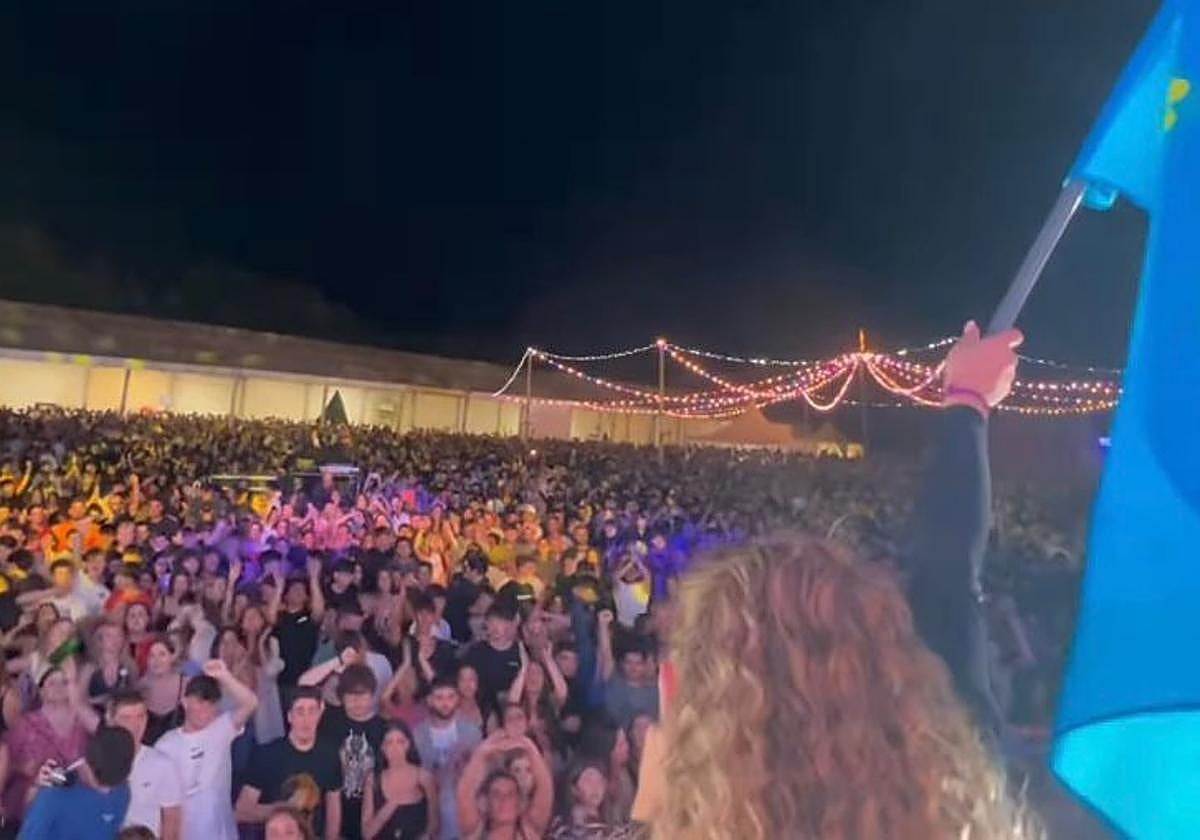 El Grupo Beatriz animó la verbena del sábado en Contrueces.