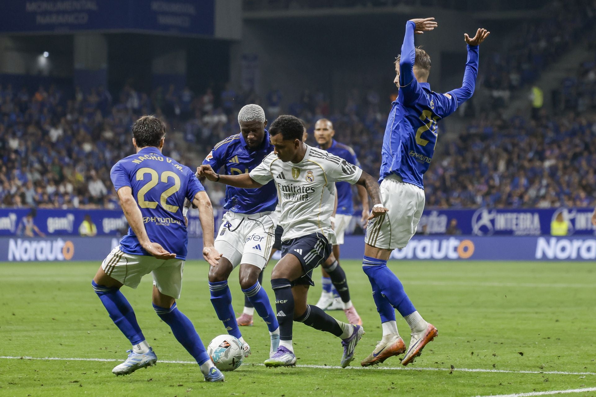 Las mejores jugadas del Real Oviedo - Real Madrid en imágenes
