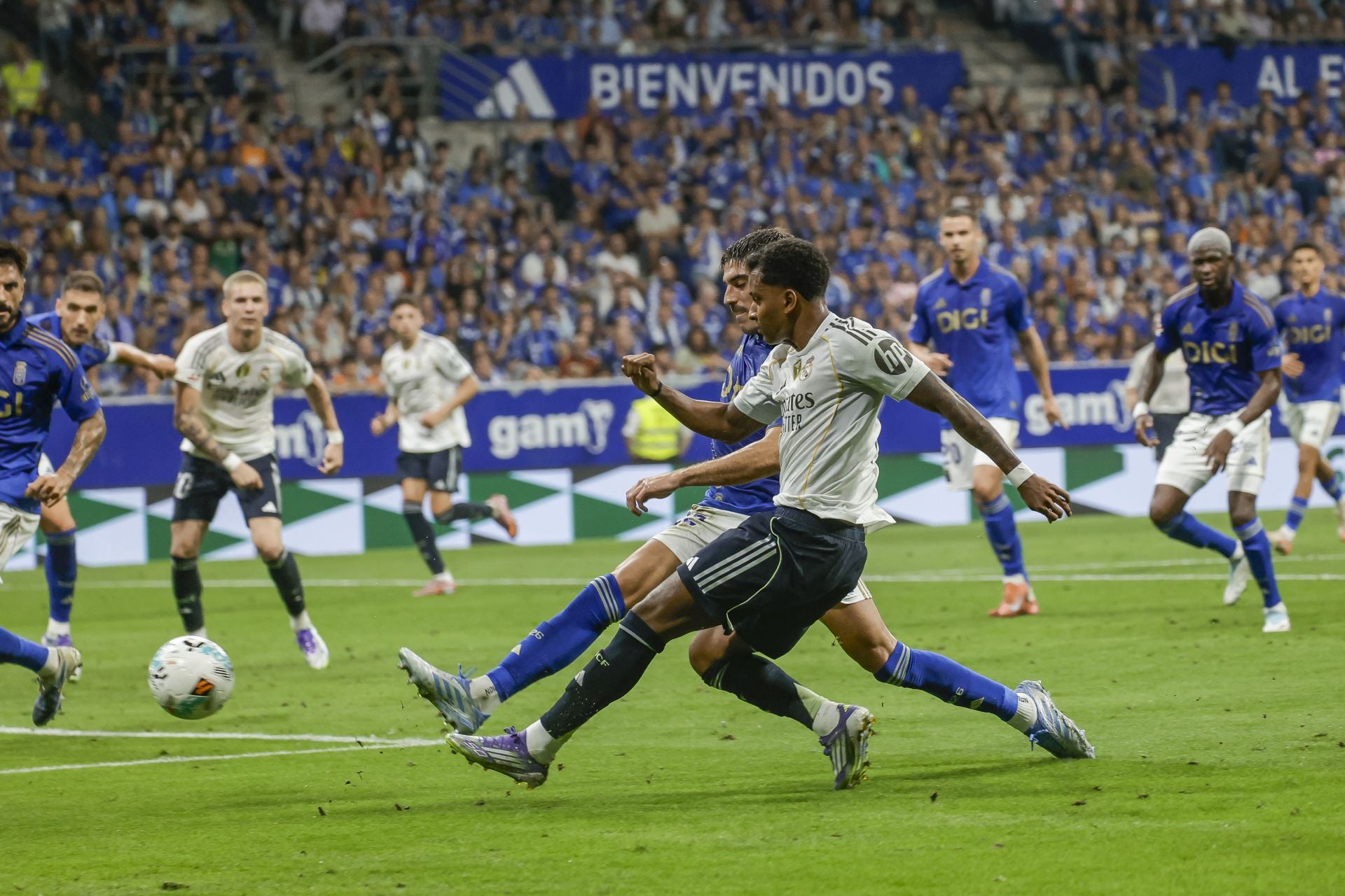 Las mejores jugadas del Real Oviedo - Real Madrid en imágenes