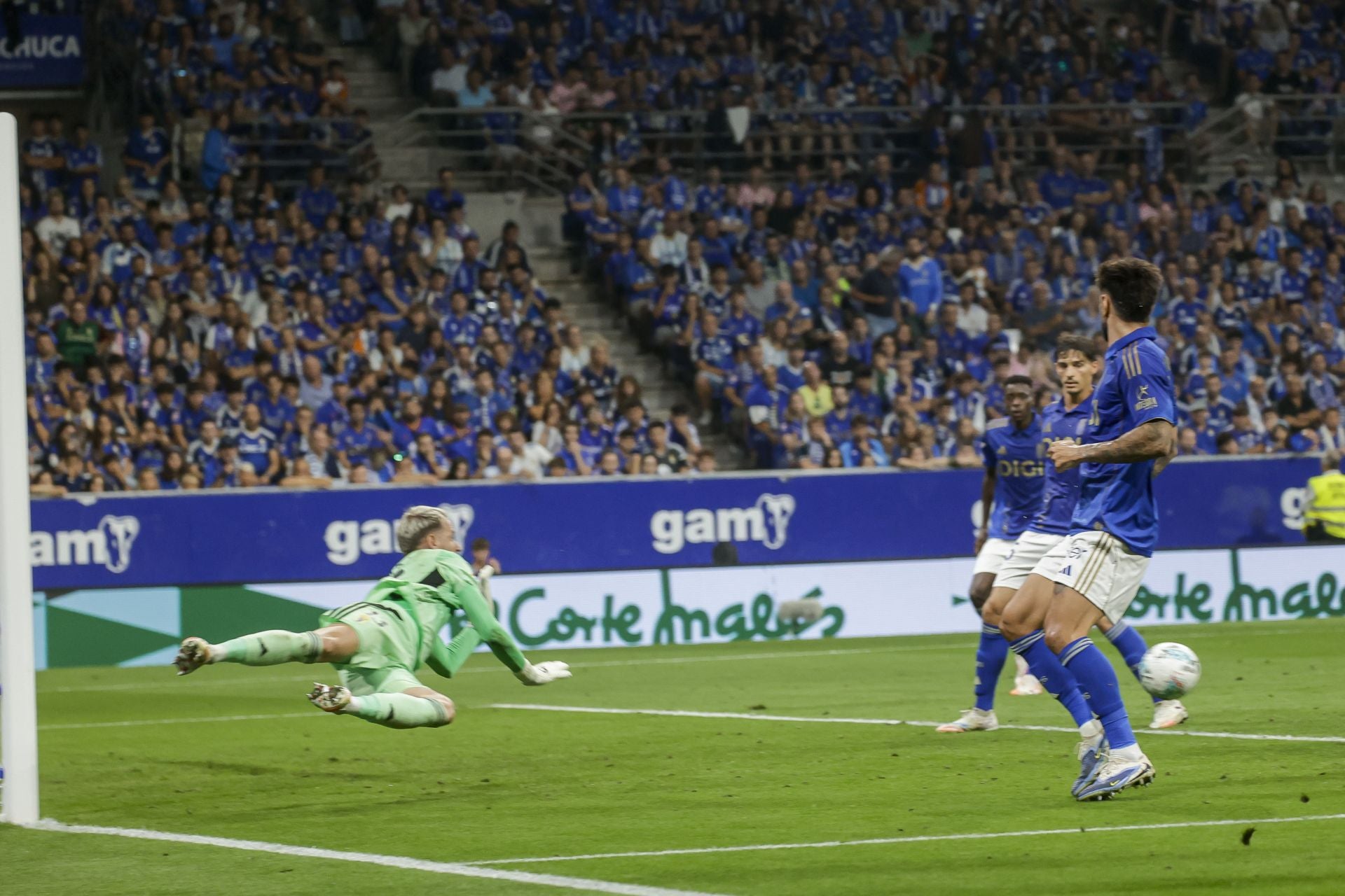 Las mejores jugadas del Real Oviedo - Real Madrid en imágenes