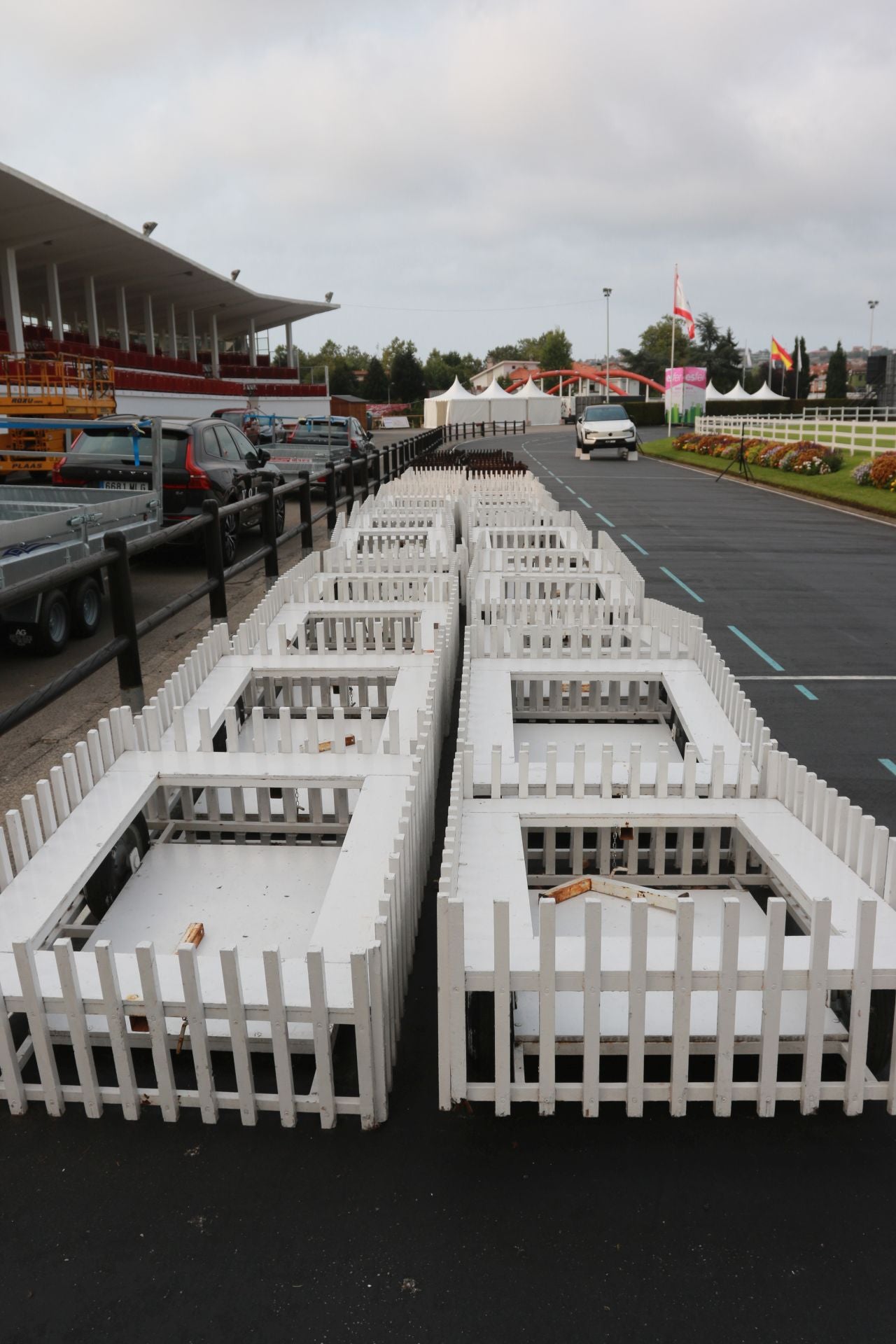 Las Mestas se pone a punto para que arranque su Concurso de Saltos Internacional