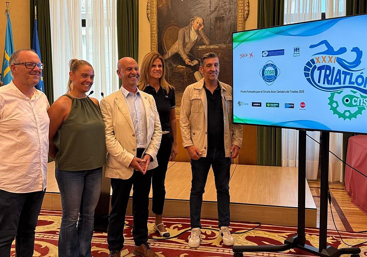 Un momento de la presentación de la prueba, celebrada en el Ayuntamiento de Gijón.