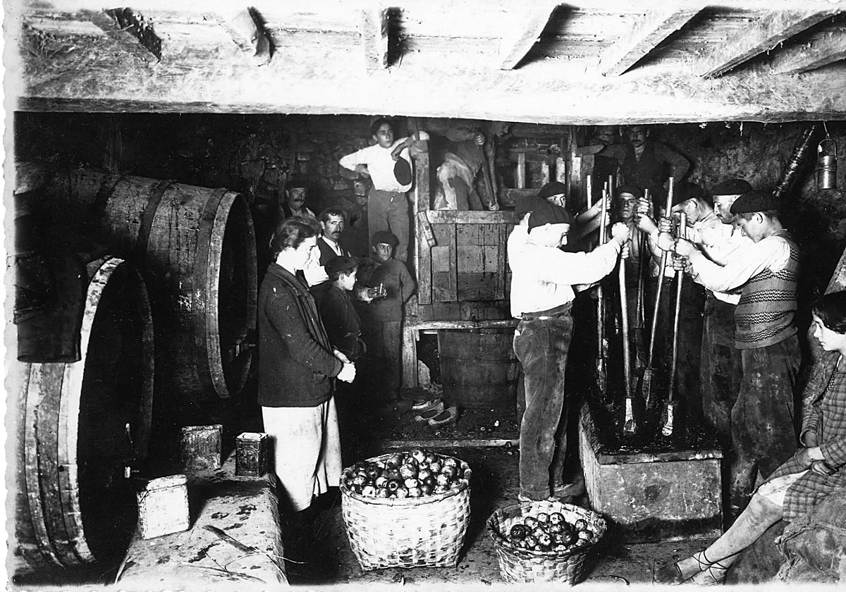 Joaquín García Cuesta. Mayando. Carrandi, Colunga. ca.1925.