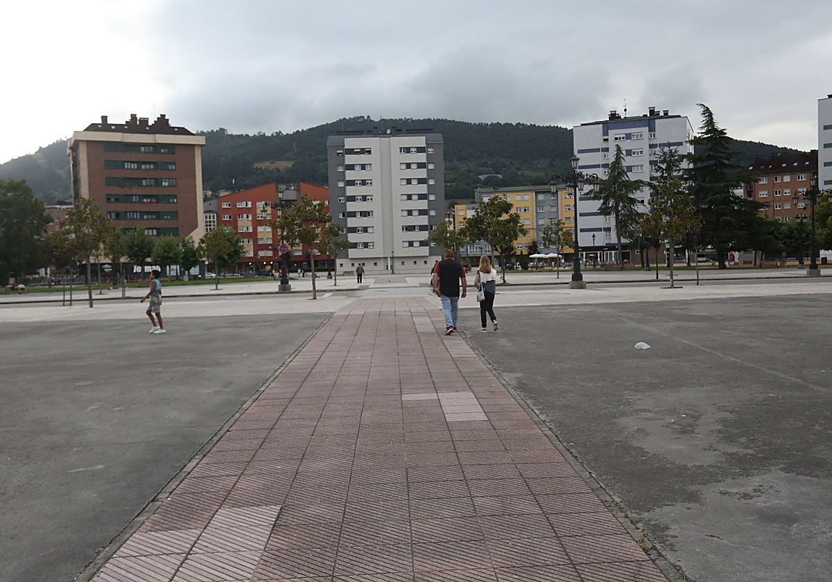 La plaza de El Conceyín, donde se instalará el mercado.