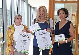 La directora de la Fundación Municipal de Cultura, Isabel González; la edil de Cultura, Aurora Cienfuegos; y la técnico en animación sociocultural Mercedes Rodríguez.