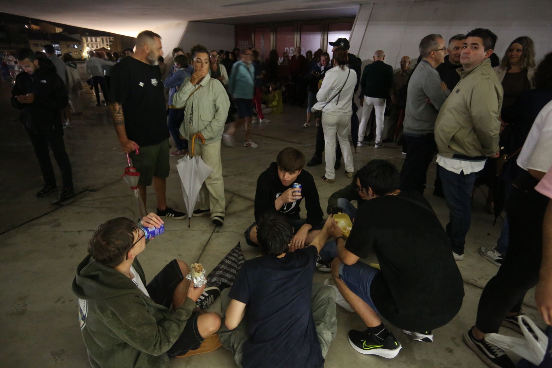 La recompensa de una larga espera: las mejores fotos del concierto de Carlos Baute en Avilés