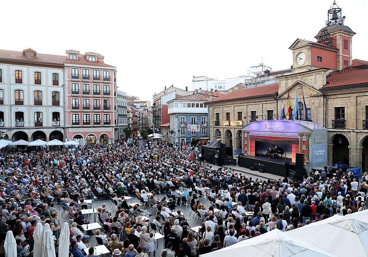 La Carroza del Teatro Real arrasa en Avilés