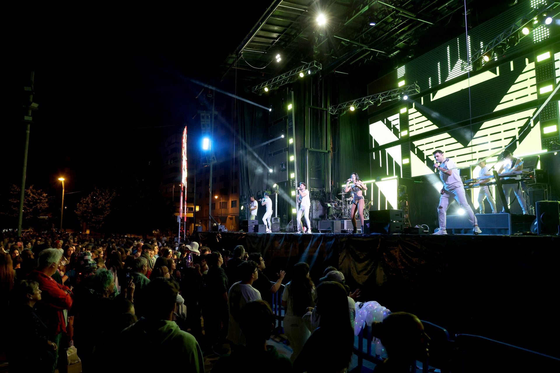 &#039;Tekilazo&#039; en Avilés como colofón de las fiestas de San Agustín