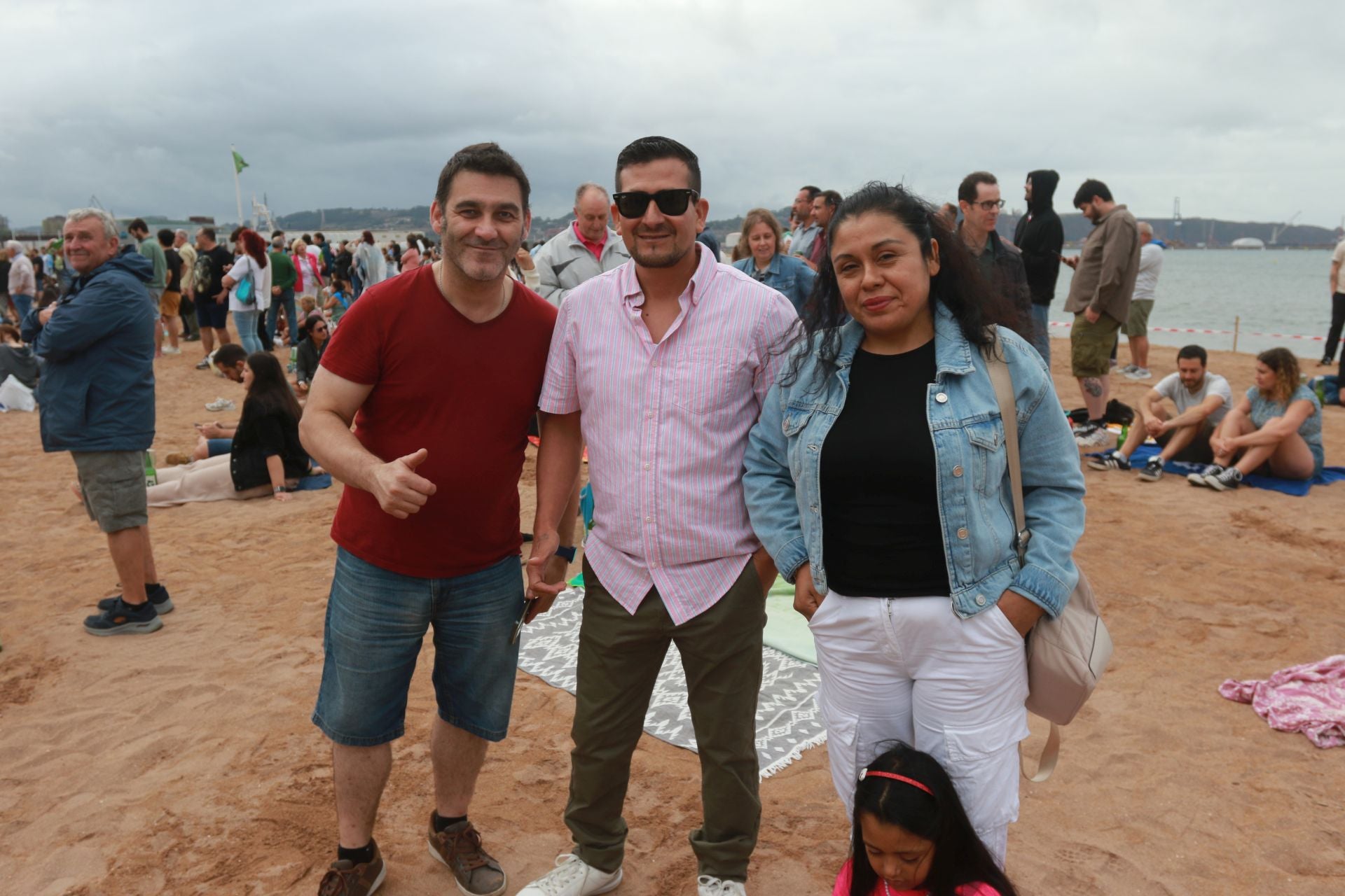 Gijón vuelve a batir el récord de escanciado simultáneo de sidra