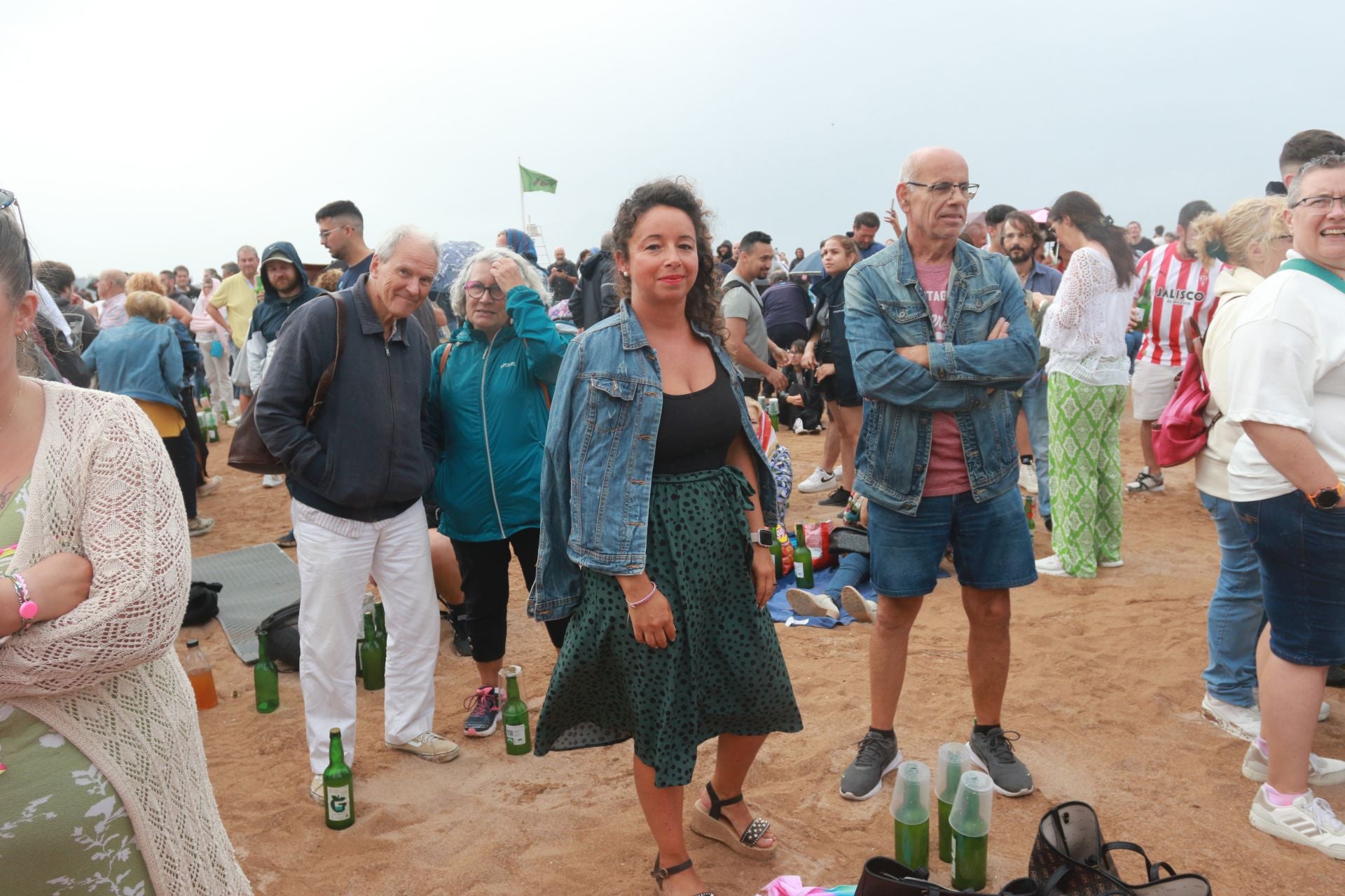 Gijón vuelve a batir el récord de escanciado simultáneo de sidra