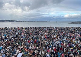 Y Gijón volvió a conseguir un escanciado simultáneo de sidra de récord