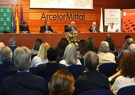 Adela Cortina, el alcalde de Gozón Jorge Suárez, Benigno Pendás, el rector de la Universidad de Oviedo Ignacio Villalverde y la alcaldesa de Avilés Mariví Monteserín.