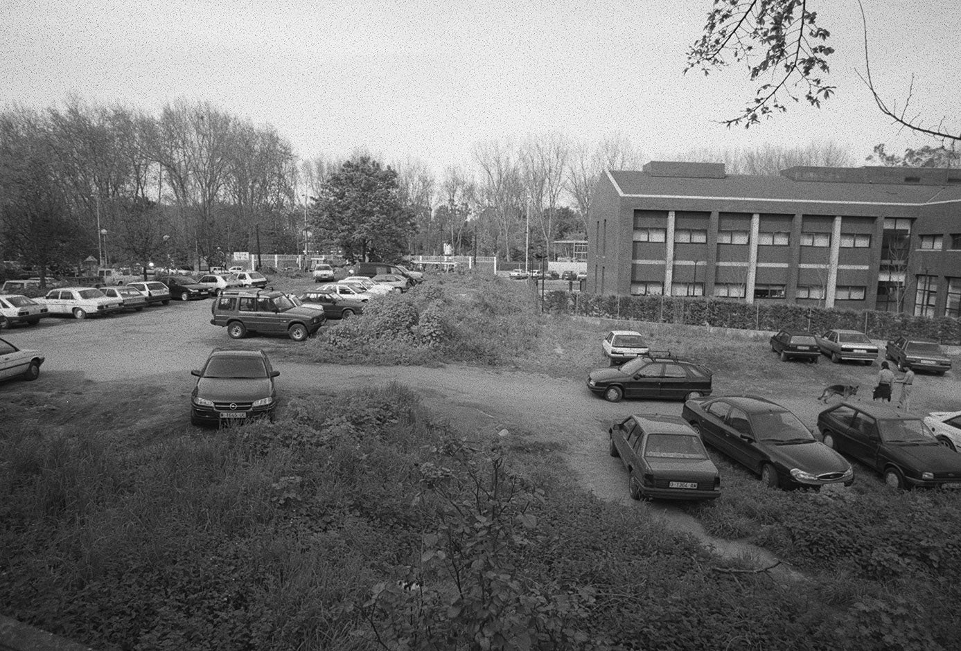 Descampado donde se aparcaba junto al ambulatorio, antes de construir ahí el hotel Tryp.
