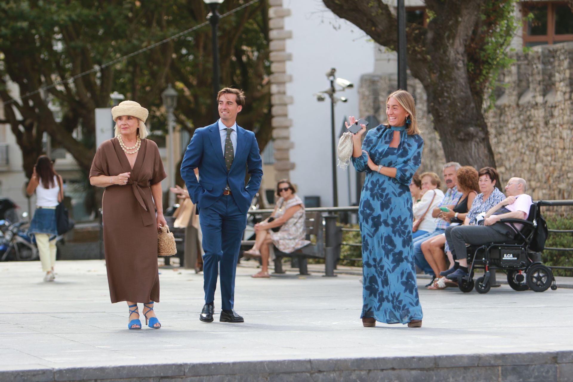 Los invitados a la boda en Gijón de Corín Castro y Javier Barreiro