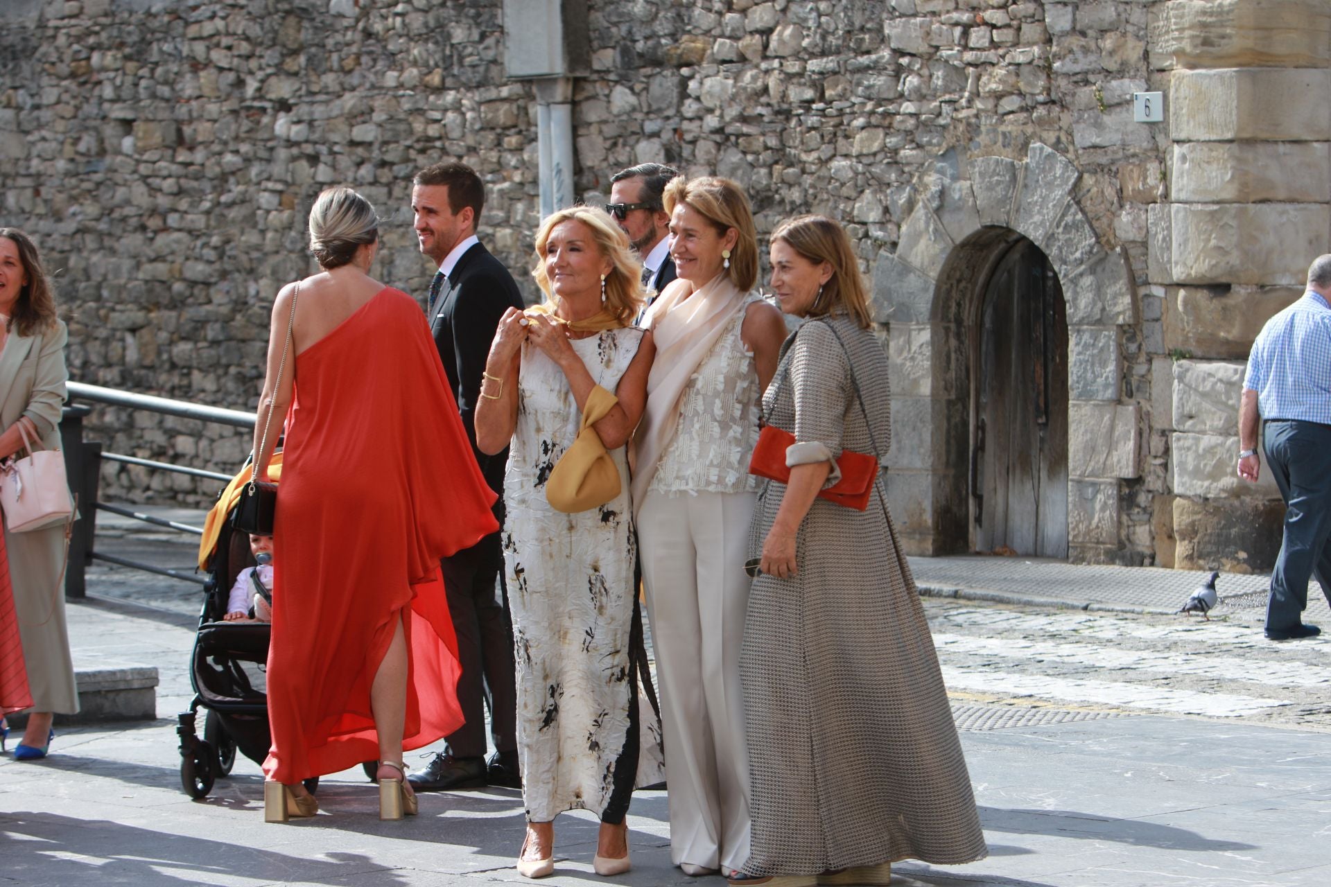 Los invitados a la boda en Gijón de Corín Castro y Javier Barreiro