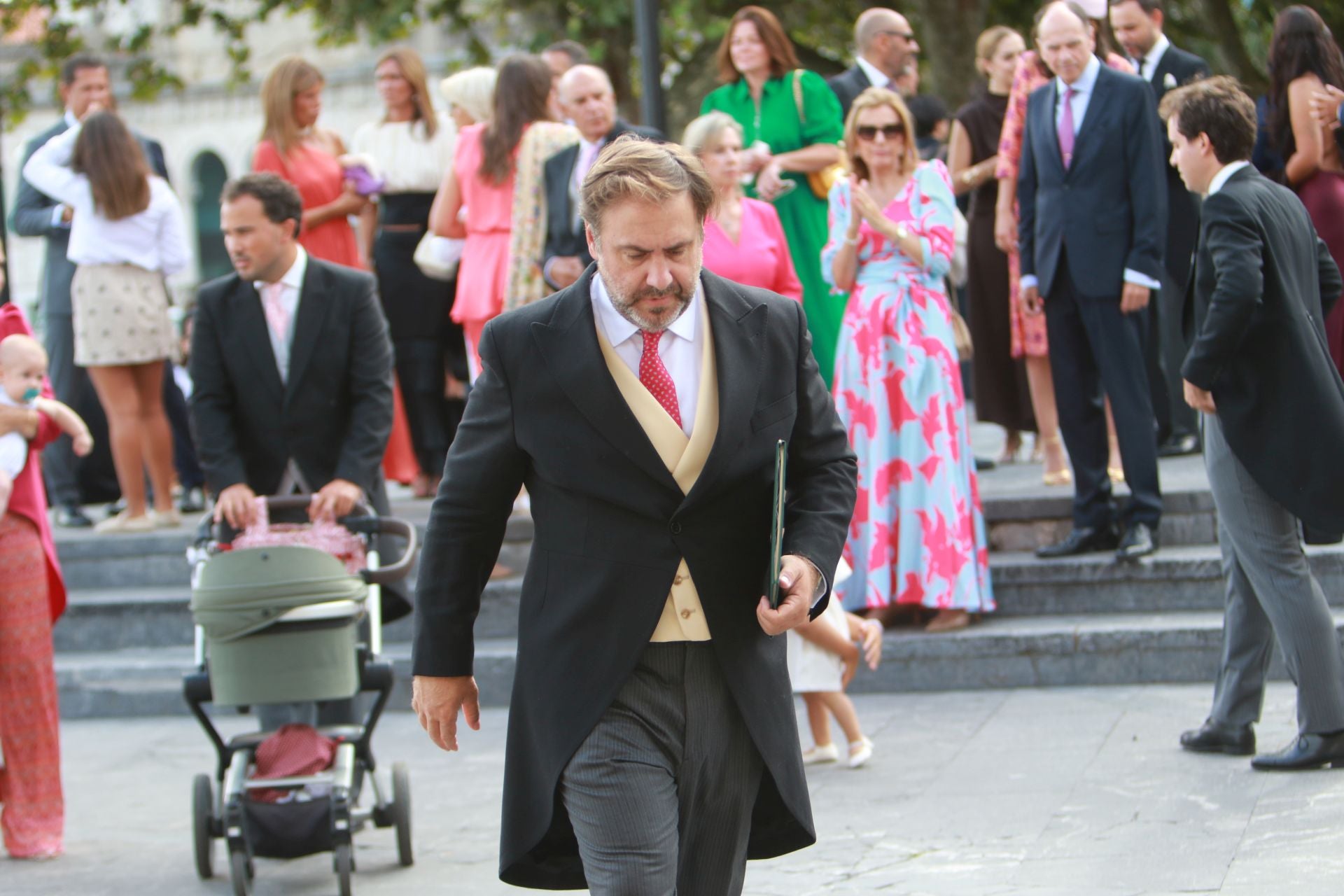Los invitados a la boda en Gijón de Corín Castro y Javier Barreiro