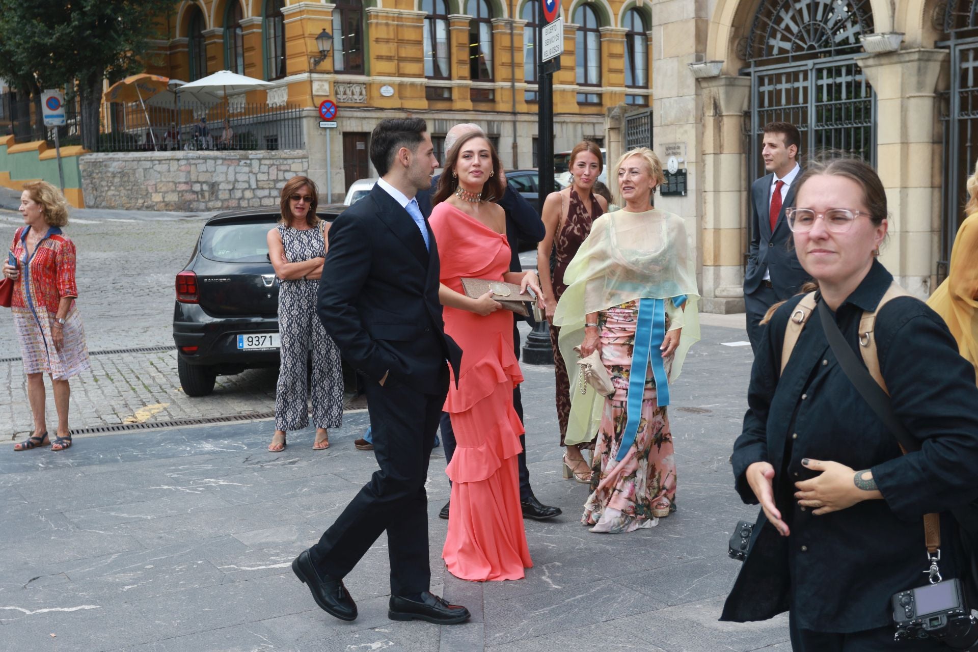 Los invitados a la boda en Gijón de Corín Castro y Javier Barreiro