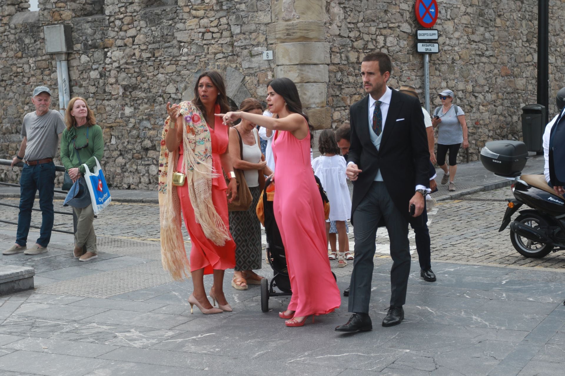 Los invitados a la boda en Gijón de Corín Castro y Javier Barreiro