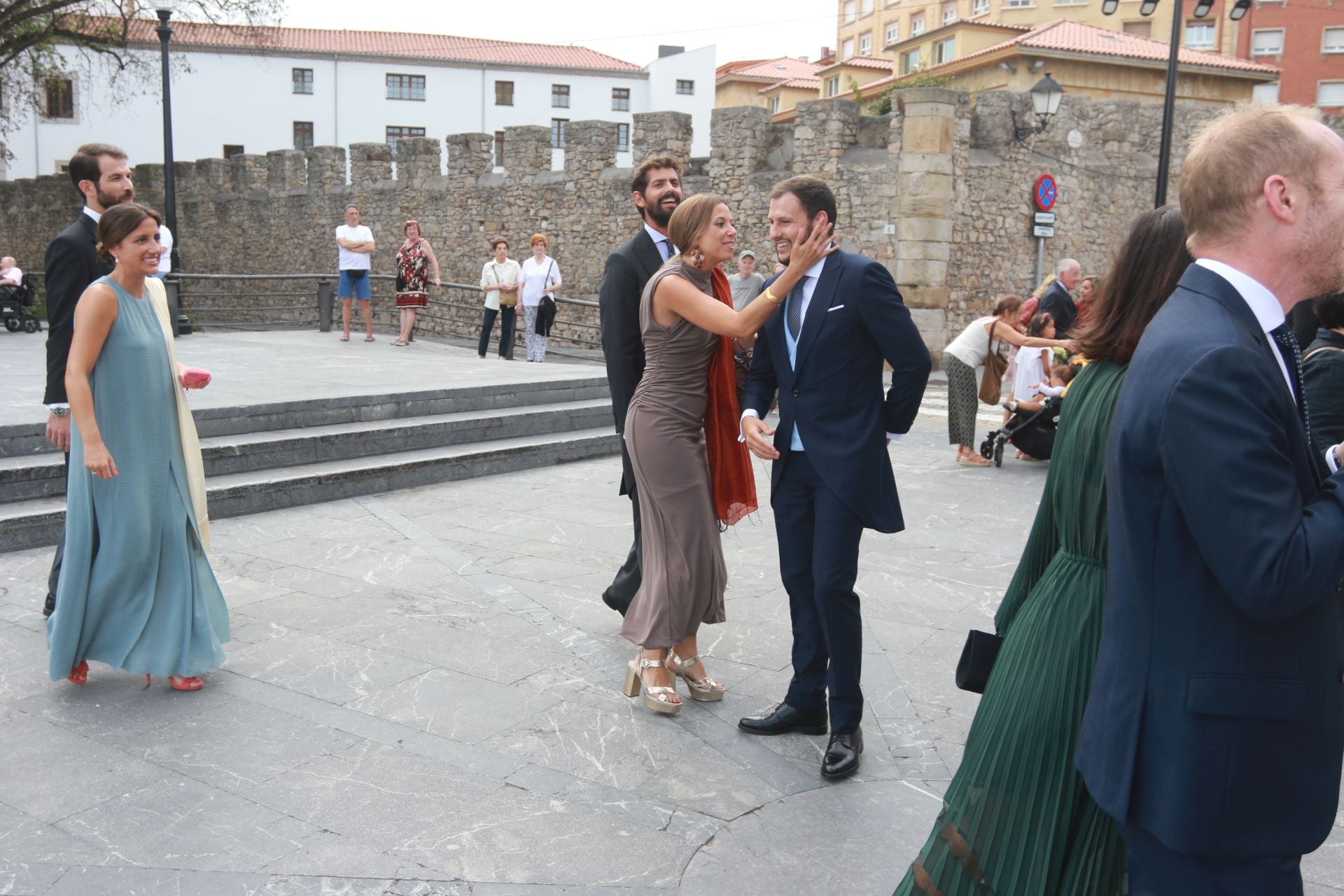 Los invitados a la boda en Gijón de Corín Castro y Javier Barreiro