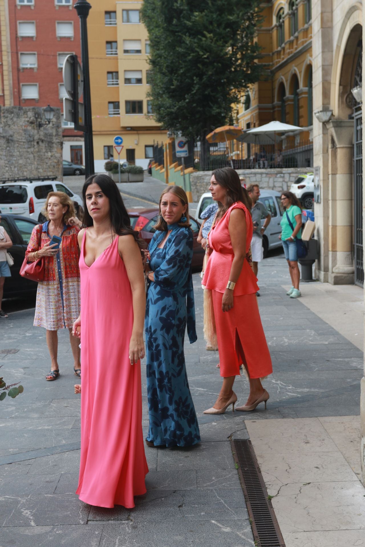 Los invitados a la boda en Gijón de Corín Castro y Javier Barreiro