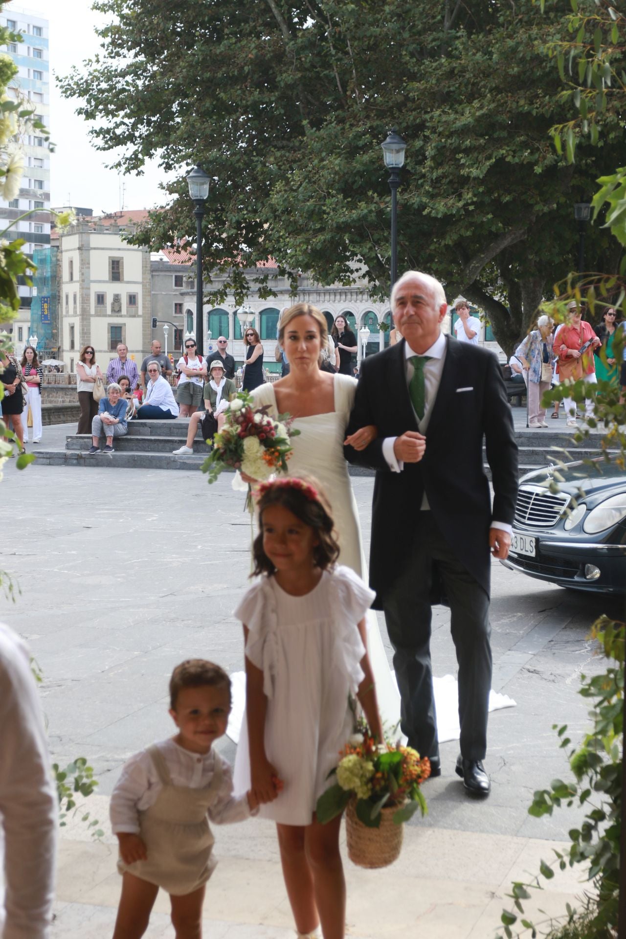 Los invitados a la boda en Gijón de Corín Castro y Javier Barreiro