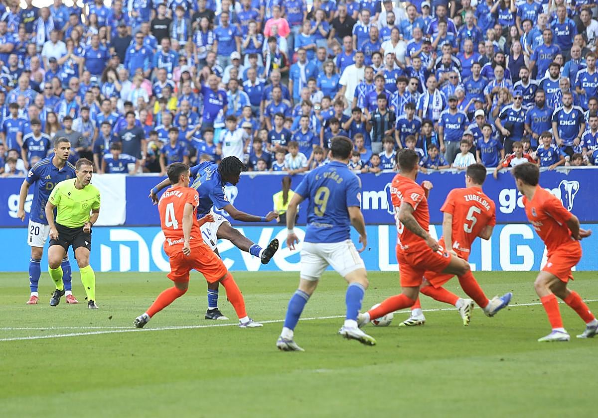 Las mejores jugadas del Real Oviedo - Real Sociedad en imágenes