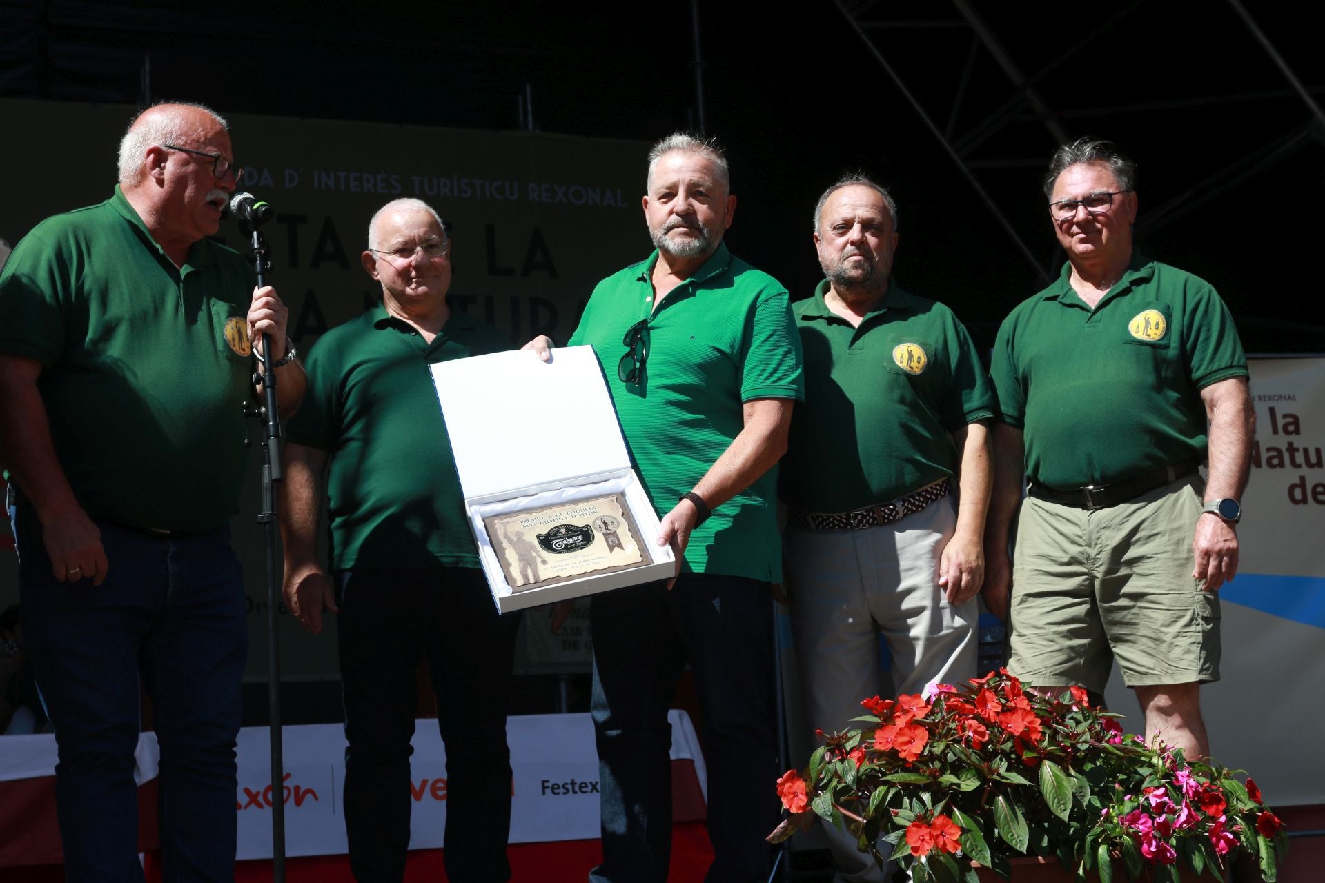 La XXXIV Fiesta de la Sidra Natural de Gijón se despide entre galardones y multitudes
