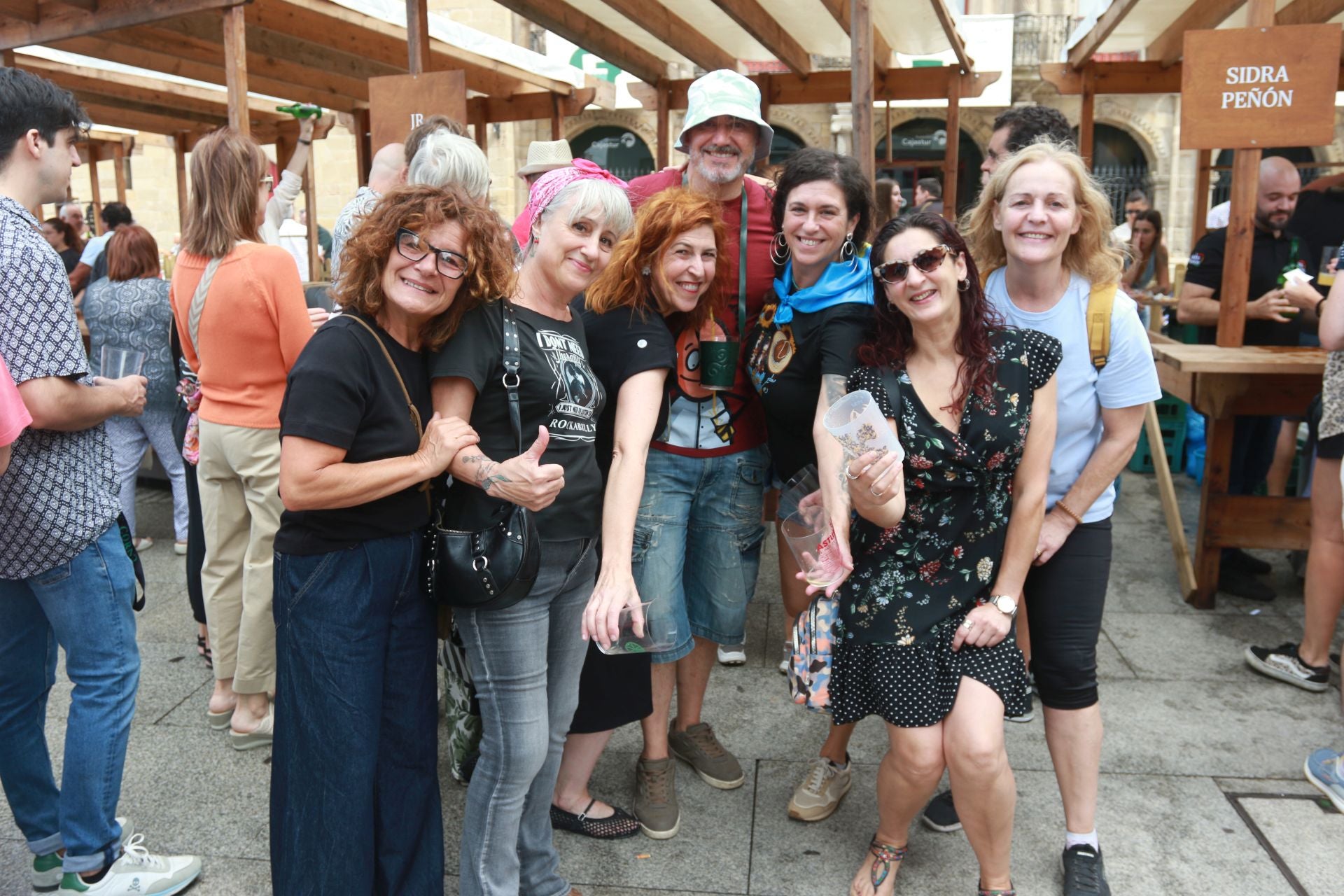 La XXXIV Fiesta de la Sidra Natural de Gijón se despide entre galardones y multitudes