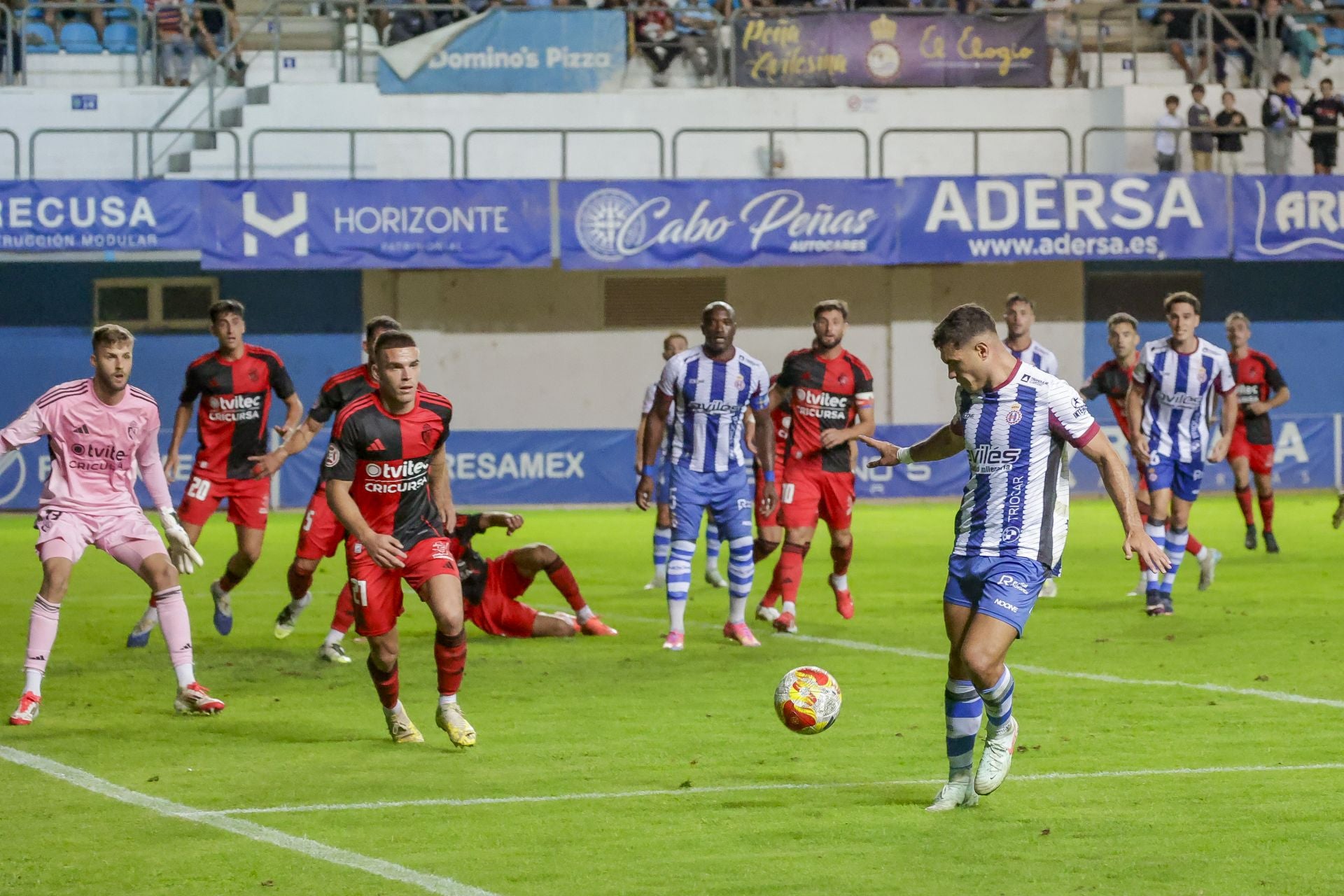 Las mejores jugadas del Real Avilés - Ponferradina en imágenes