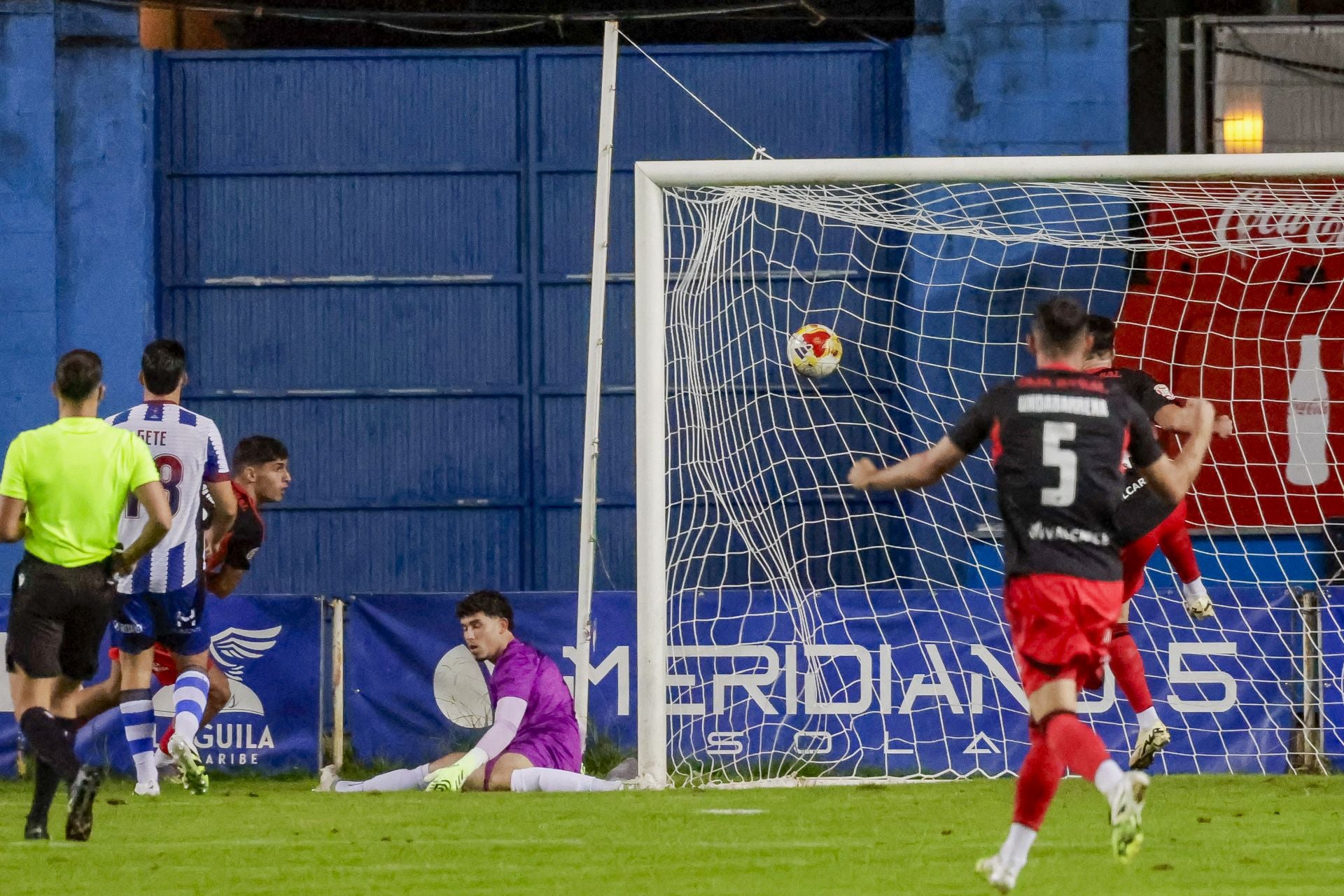 Las mejores jugadas del Real Avilés - Ponferradina en imágenes