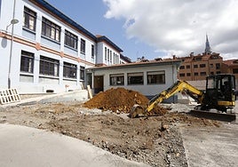 Estado en el que se encuentra el patio posterior del colegio.