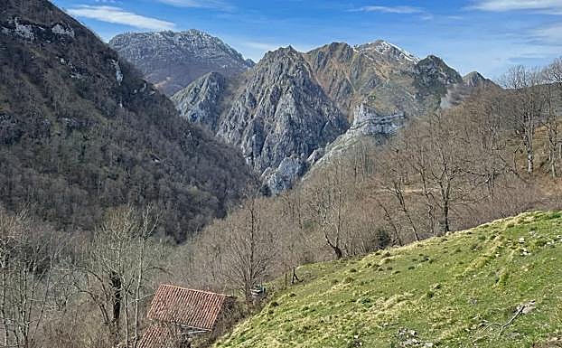 Más que una ruta la excursión hasta Valle Moru es un viaje a través de las bellezas ponguetas.